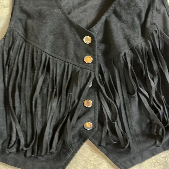 Faux suede fringe vest size small - Picture 2 of 3